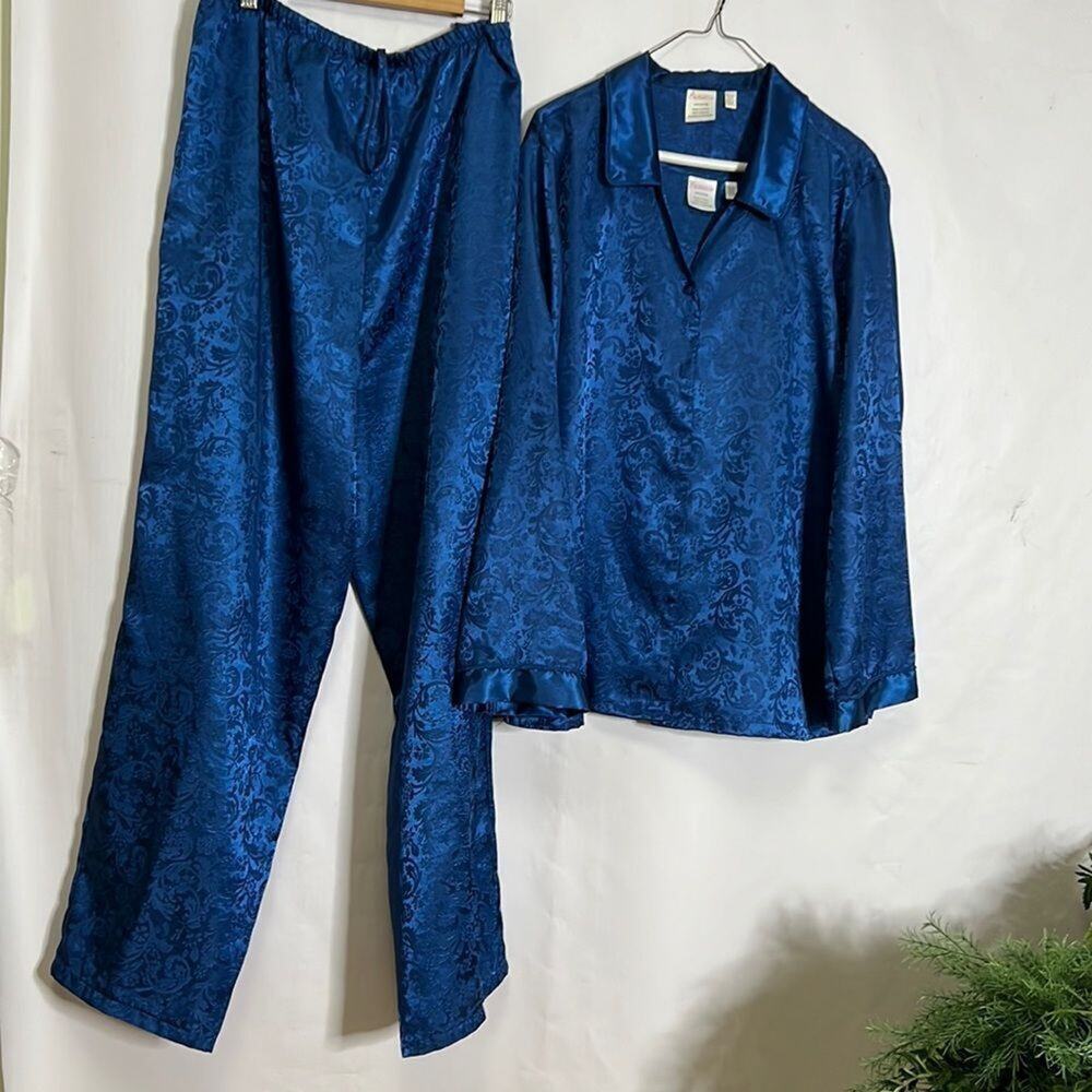 ENCHANTING PAJAMAS 3 PAJAMAS SET SIZE L (14-16)